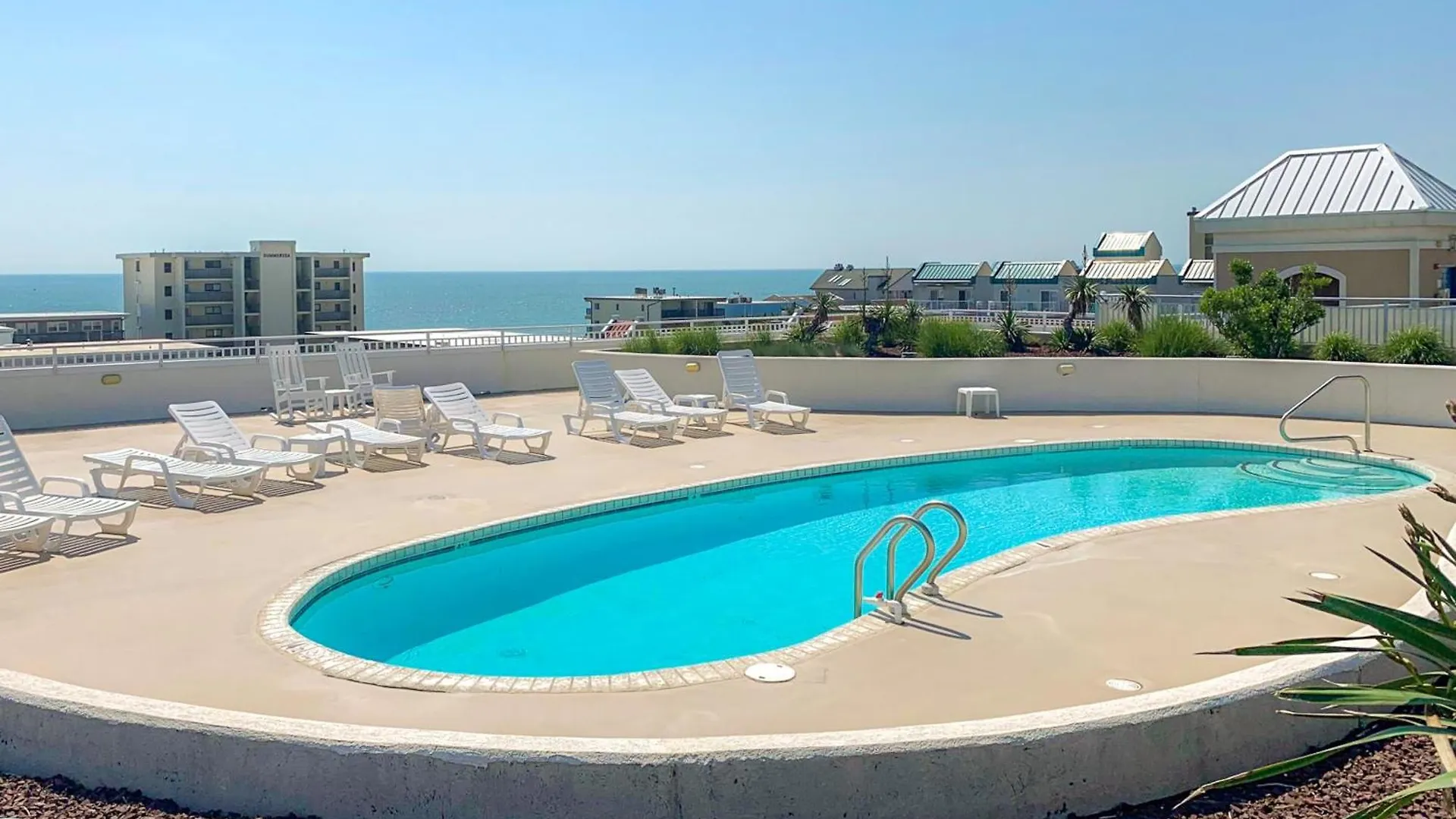 Seaside Retreat 101 *