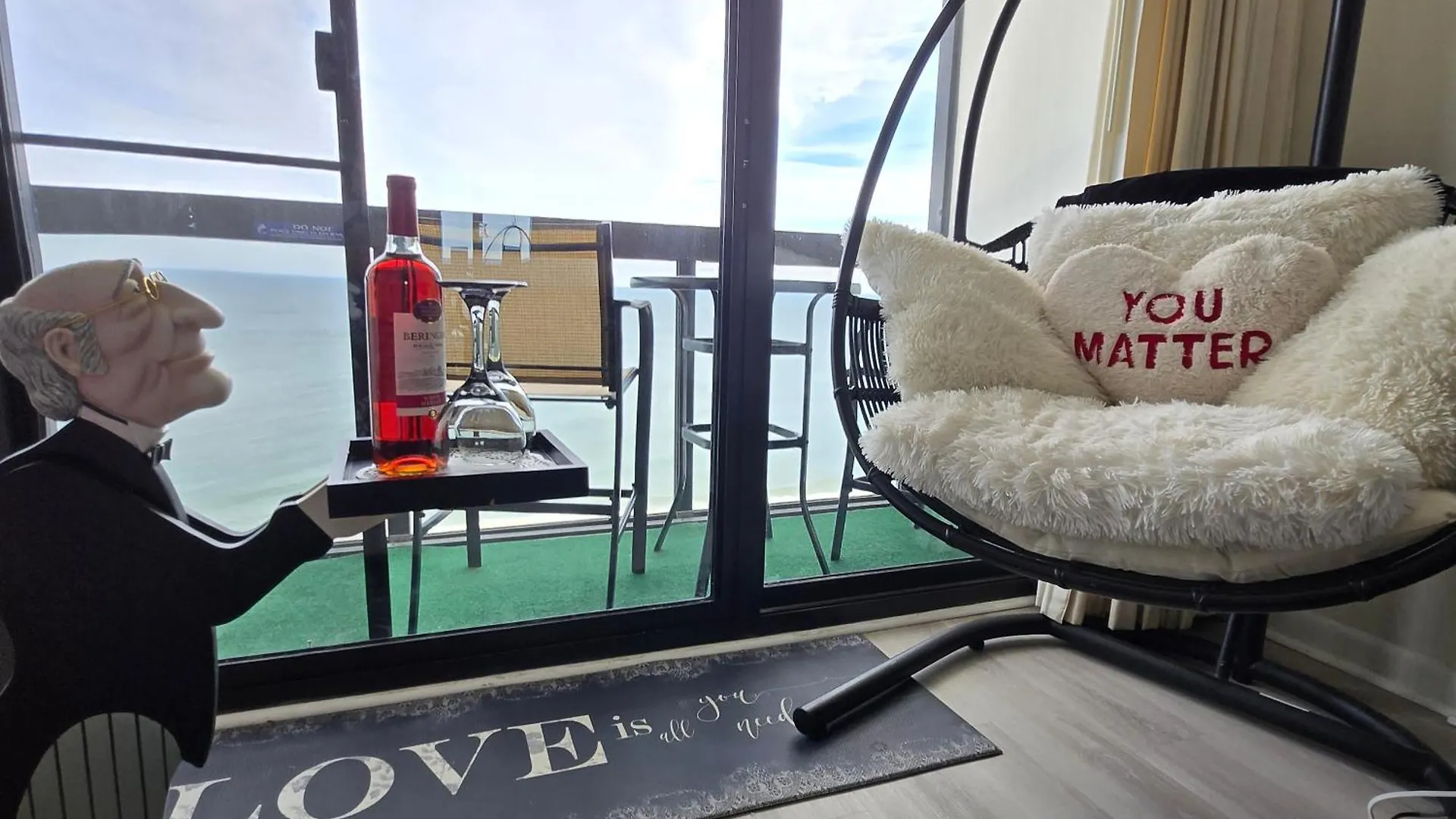 Romantic Inscape -best Ocean View And Heated Pool Apartment