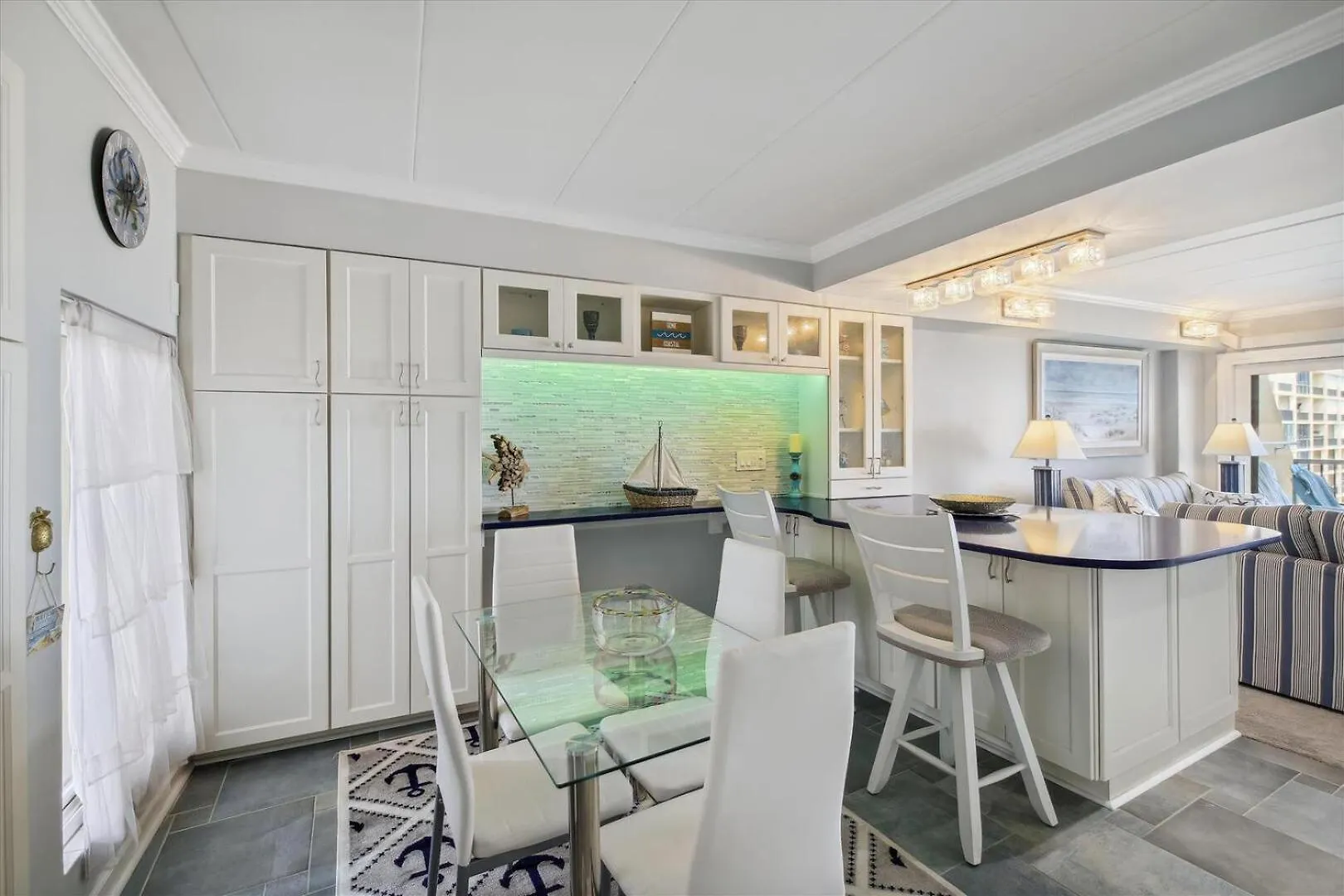 High Point South Floor Penthouse Apartment *