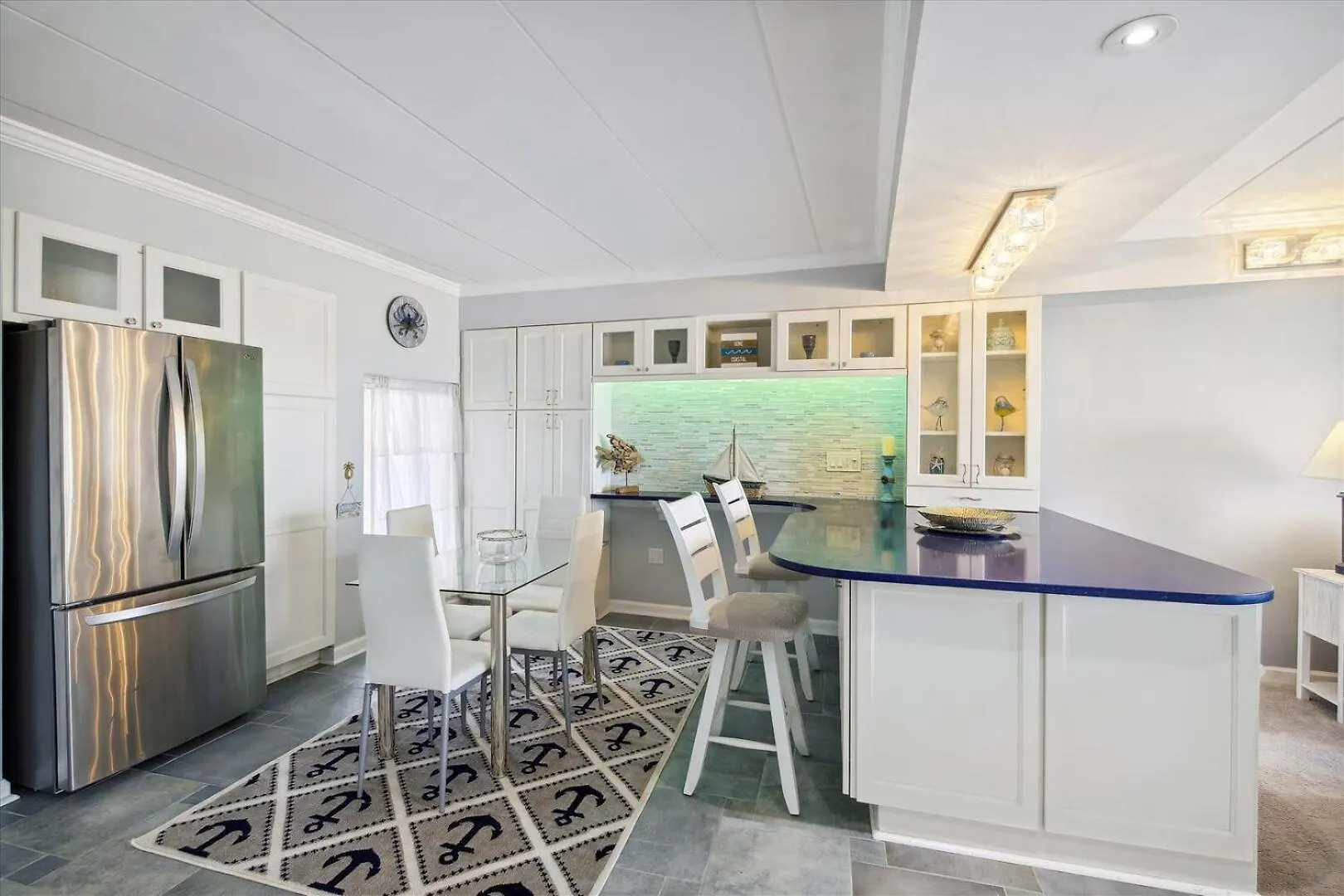 High Point South Floor Penthouse Apartment *
