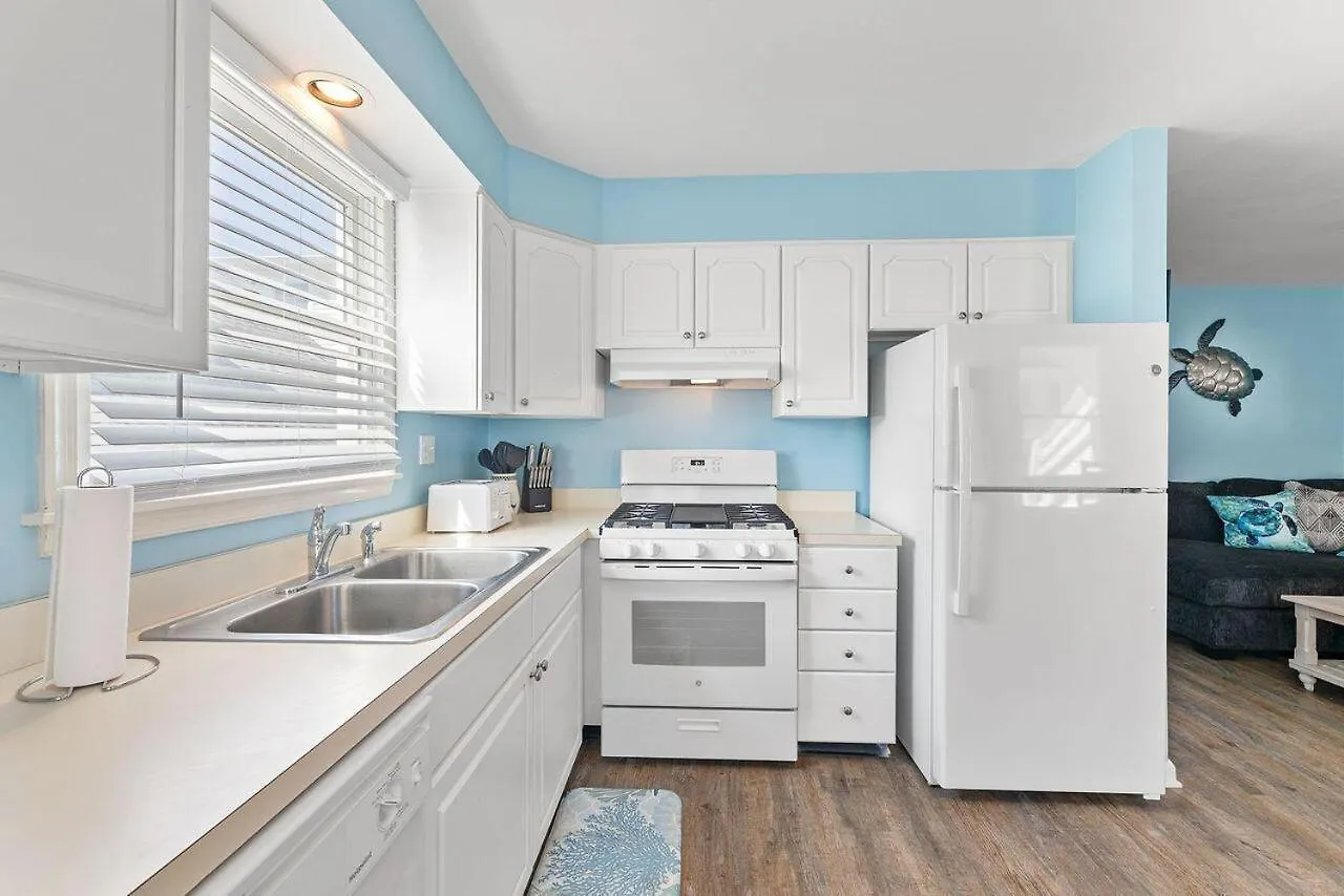 The Barracuda 3 Steps To The 2br Sleeps 6