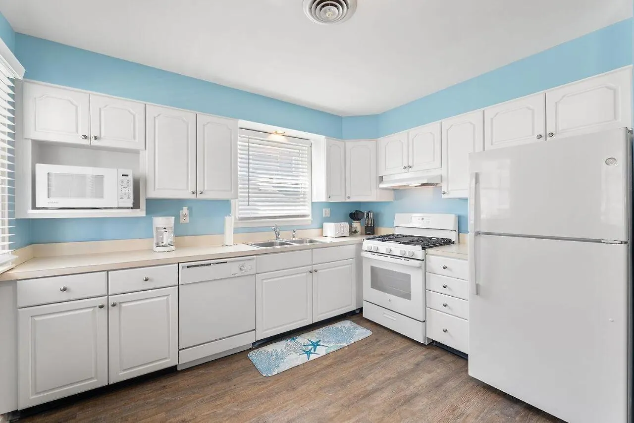 The Barracuda 3 Steps To The 2br Sleeps 6 *