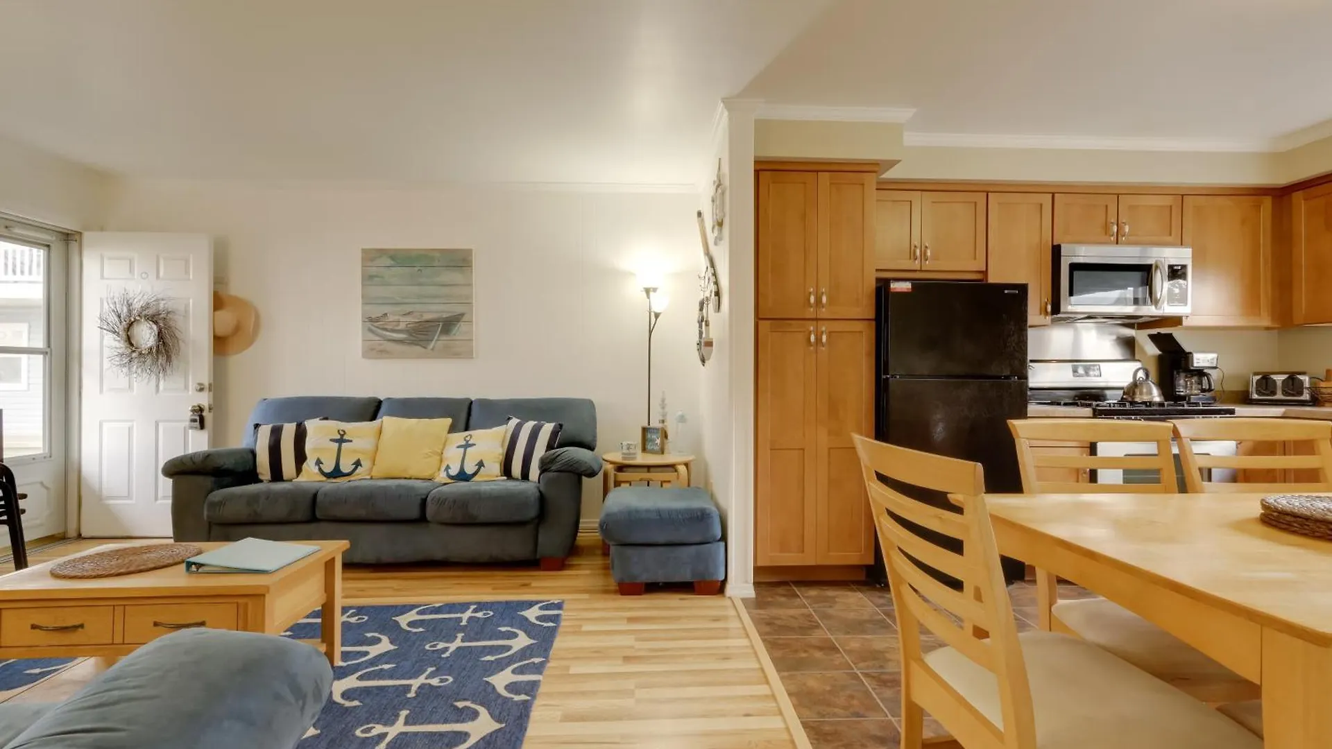 The W And And Bay Access! Apartment