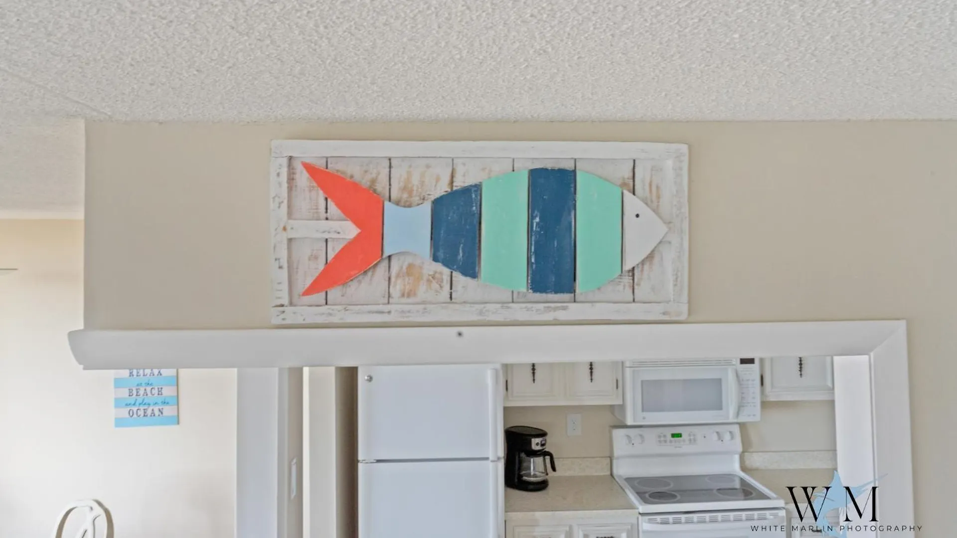 Ocean Front 2 Bedroom At The Capri W Indoor And Outdoor Pool, Tennis Courts, Gym And More! *