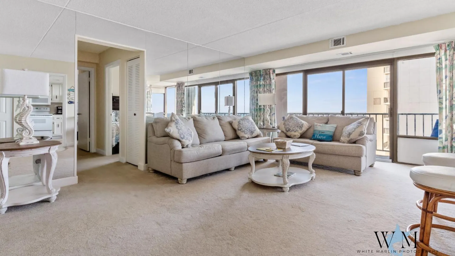 Ocean Front 2 Bedroom At The Capri W Indoor And Outdoor Pool, Tennis Courts, Gym And More! * Ocean City