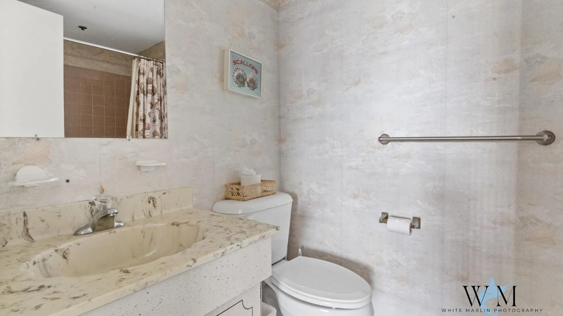 Apartment Ocean Front 2 Bedroom At The Capri W Indoor And Outdoor Pool, Tennis Courts, Gym And More!