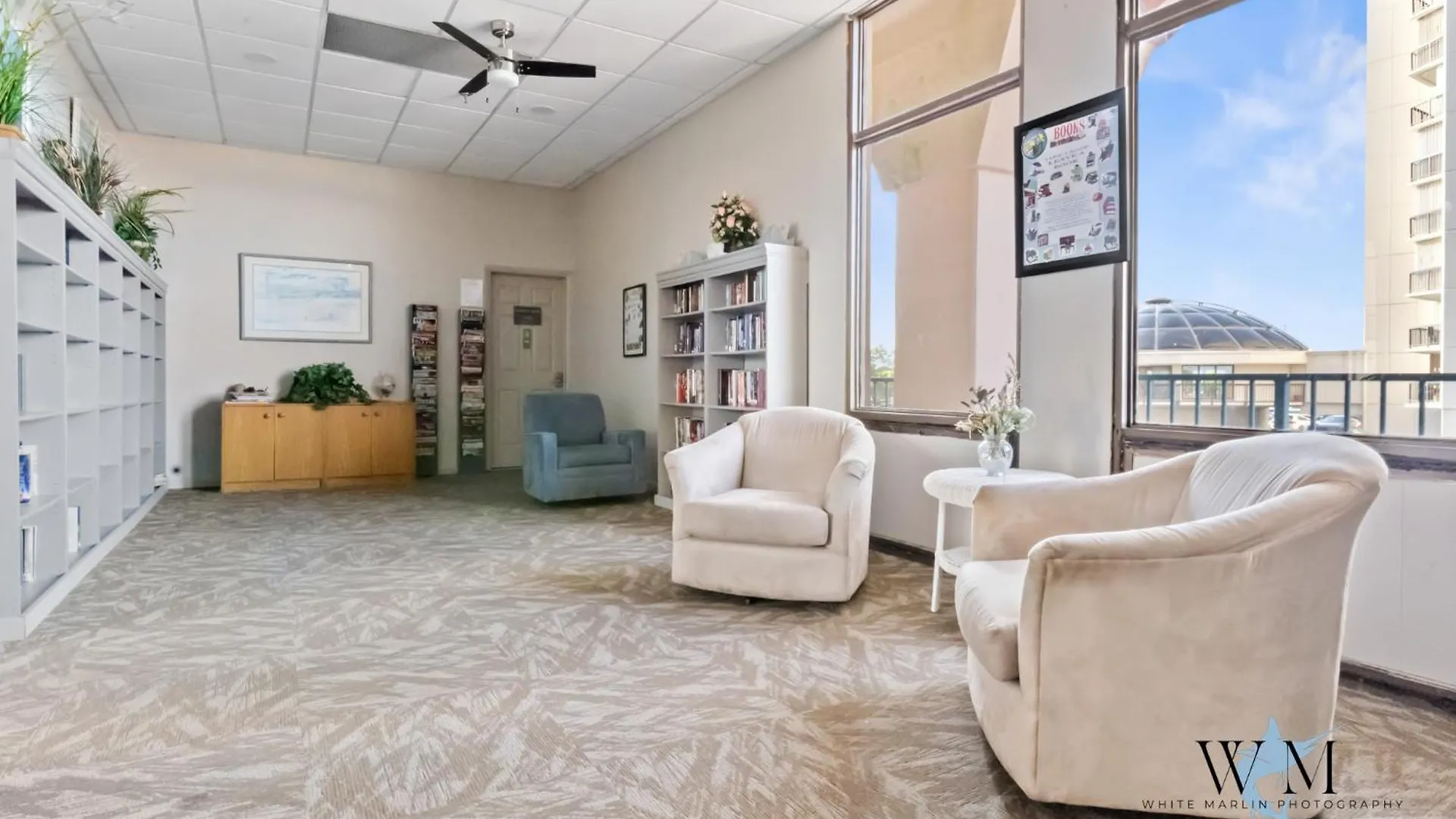 Ocean Front 2 Bedroom At The Capri W Indoor And Outdoor Pool, Tennis Courts, Gym And More! *