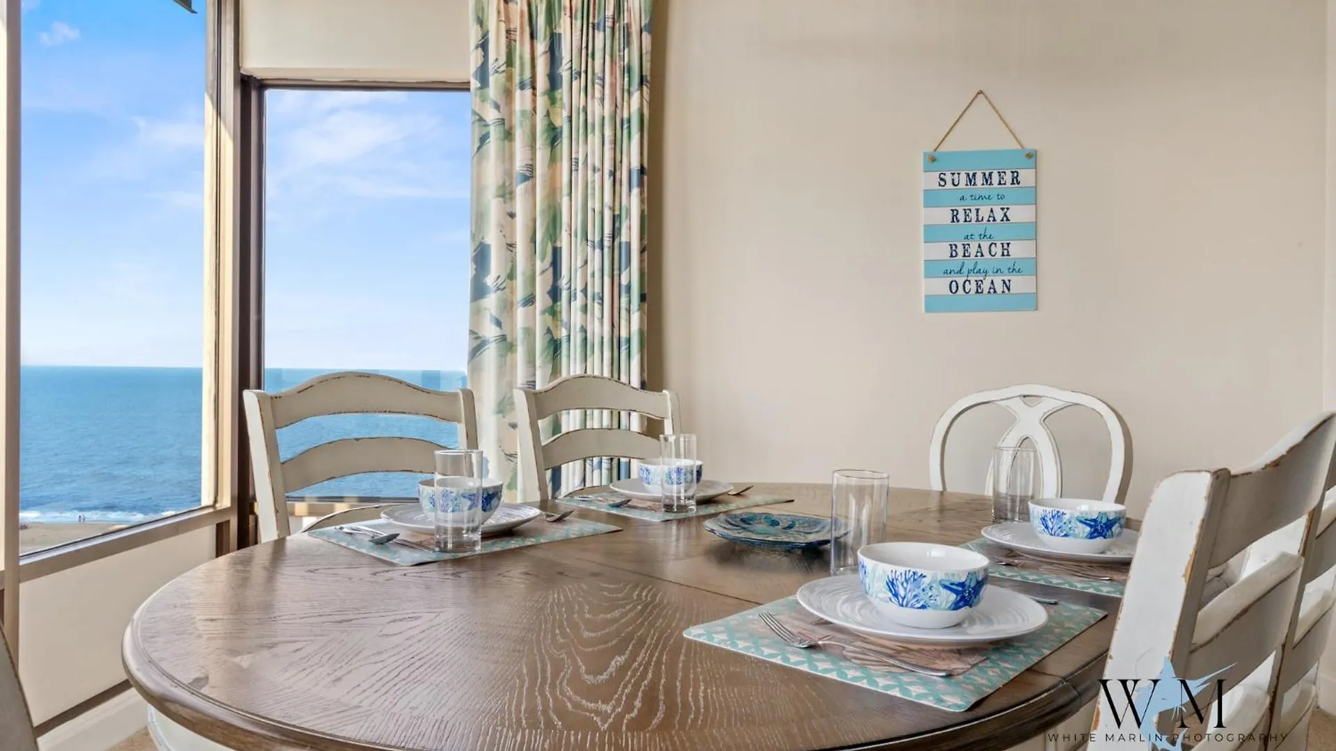 Ocean Front 2 Bedroom At The Capri W Indoor And Outdoor Pool, Tennis Courts, Gym And More! Ocean City