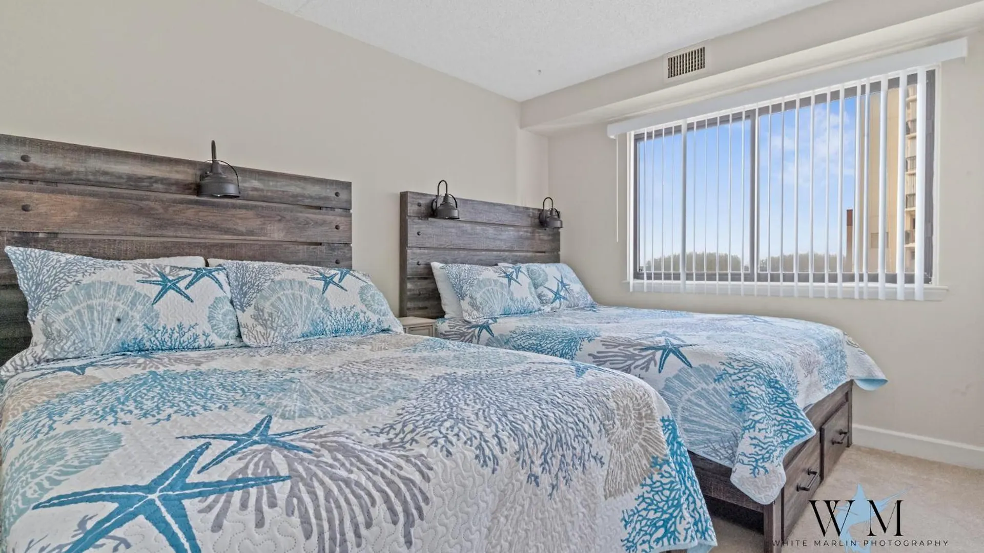 Apartment Ocean Front 2 Bedroom At The Capri W Indoor And Outdoor Pool, Tennis Courts, Gym And More!