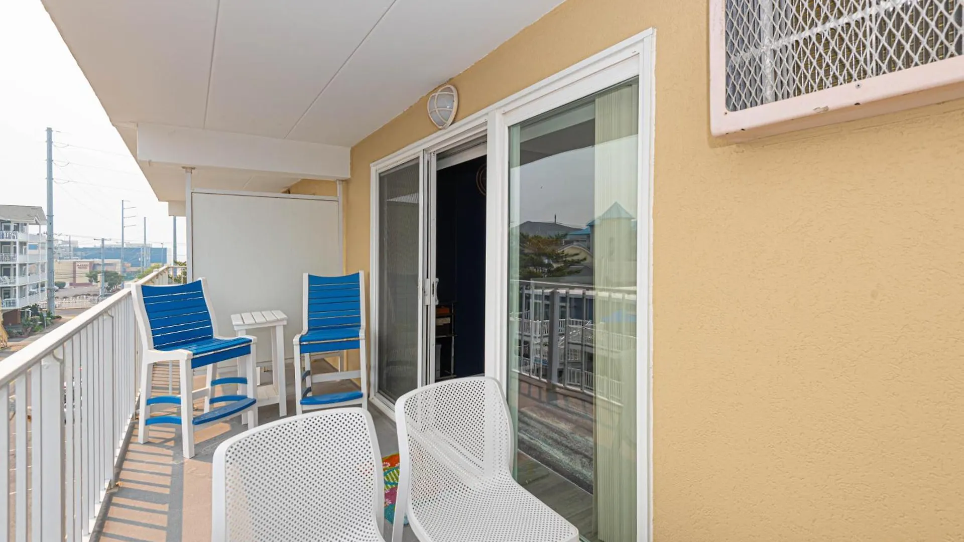 Ocean View Renovated With Balcony Holiday home *