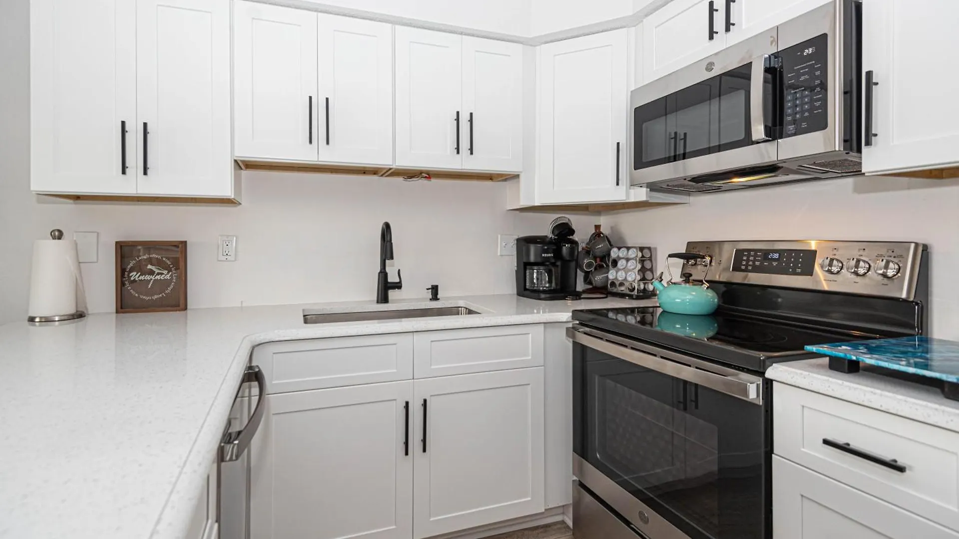 Ocean View Renovated With Balcony Holiday home *