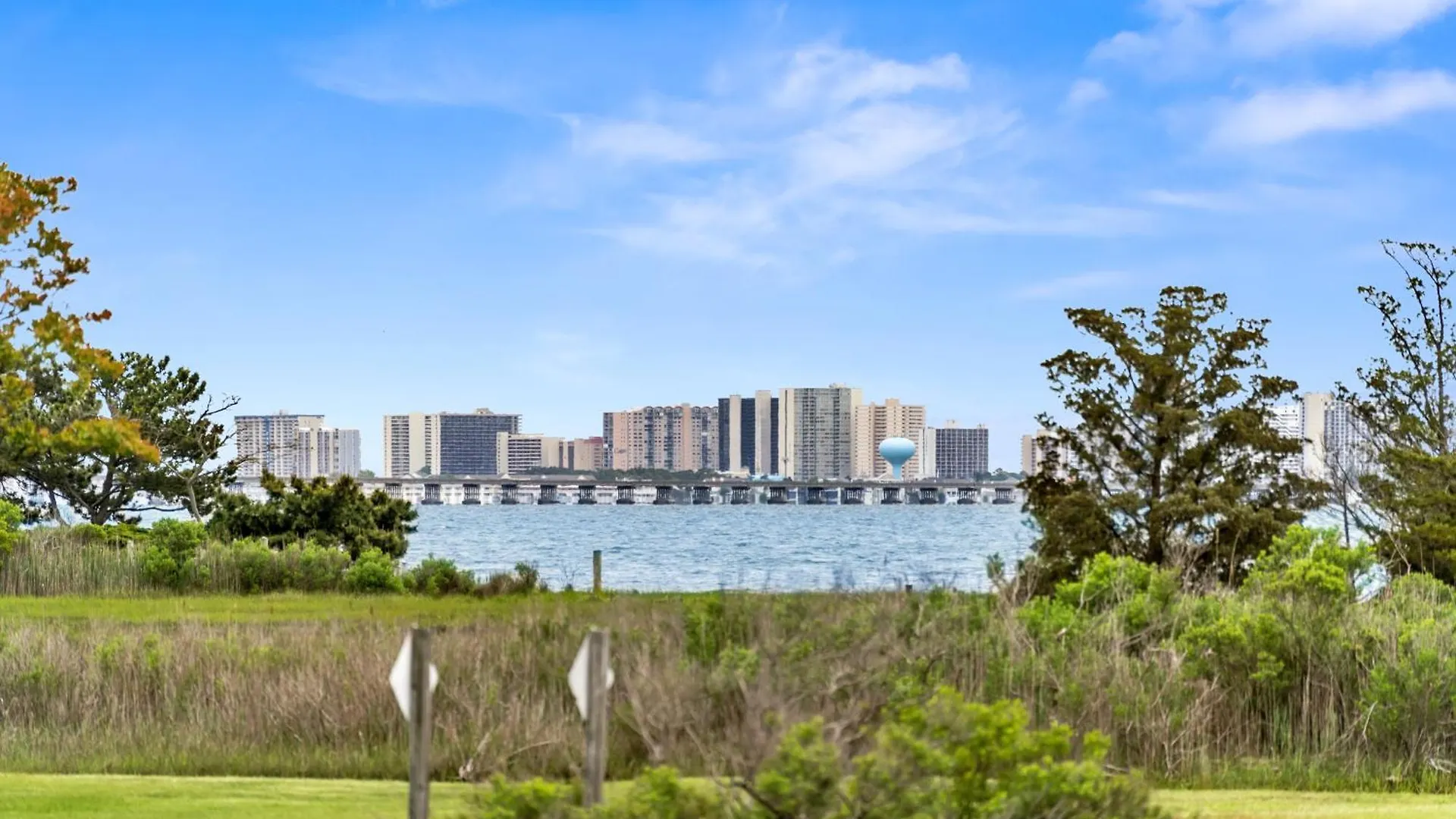 Holiday home Waterfront With Oc Skyline Views