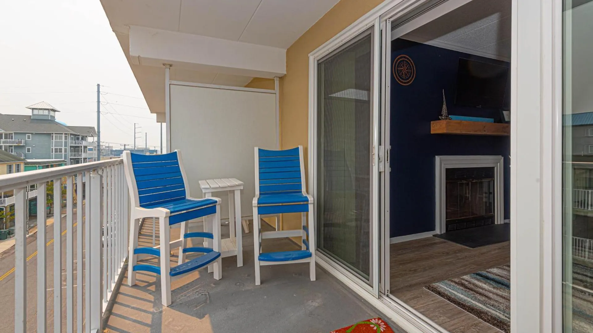 Ocean View Renovated With Balcony *