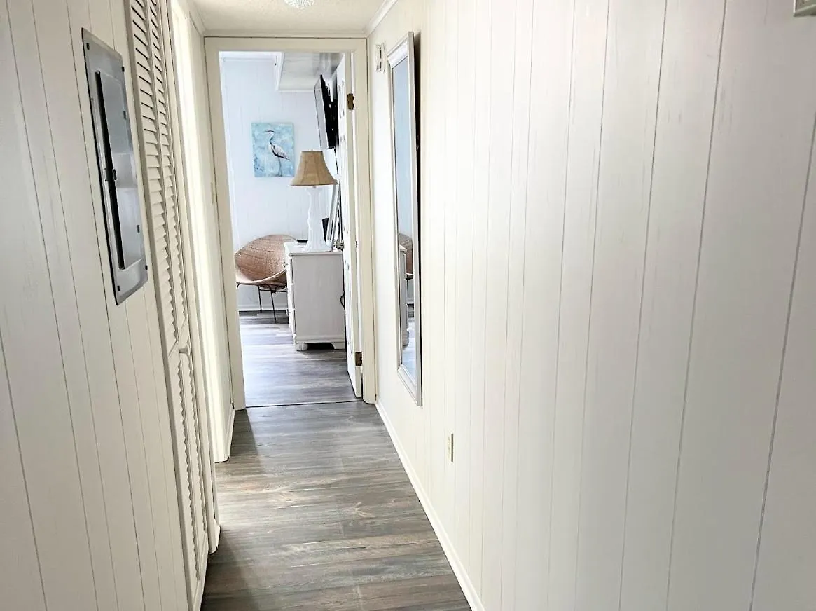 Spacious 2-bedroom Ocean Block In North Ocean Steps To The