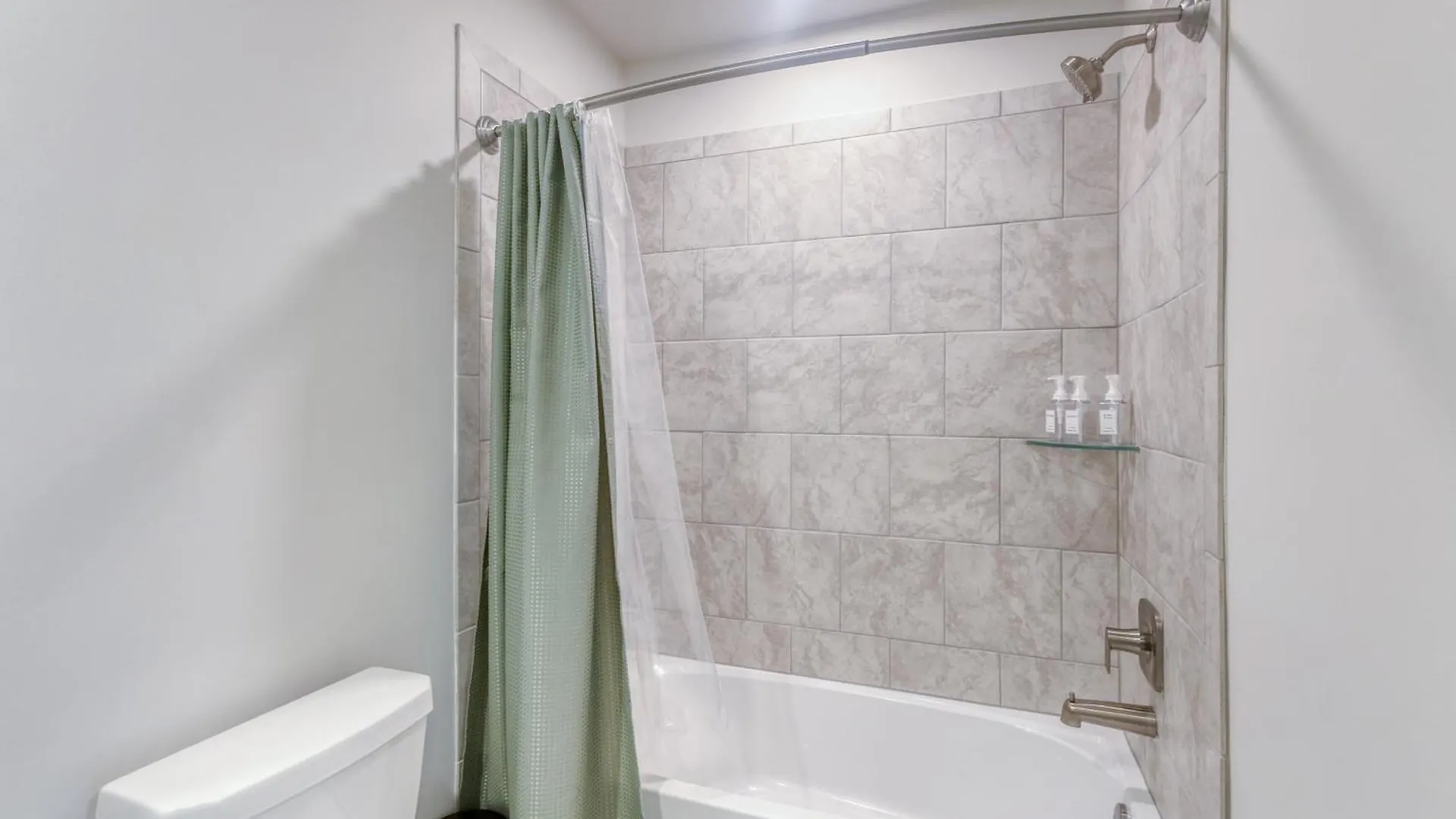 New Coastal Gem Steps To Md & De Beaches 2-car Garage Sleeps 12