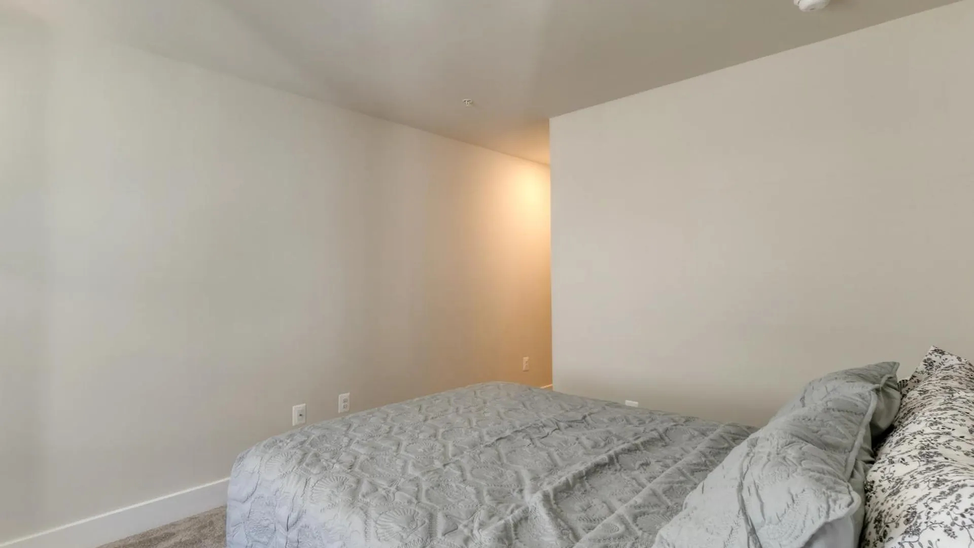 New Coastal Gem Steps To Md & De Beaches 2-car Garage Sleeps 12 Holiday home Ocean City