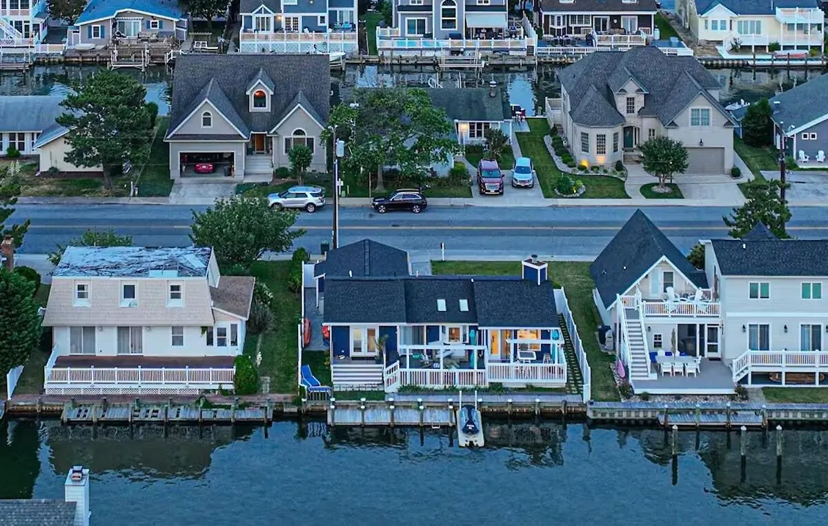 3br Canal Front Getaway Near Fenwick Walk To With Dock And Kayaks Holiday home Ocean City