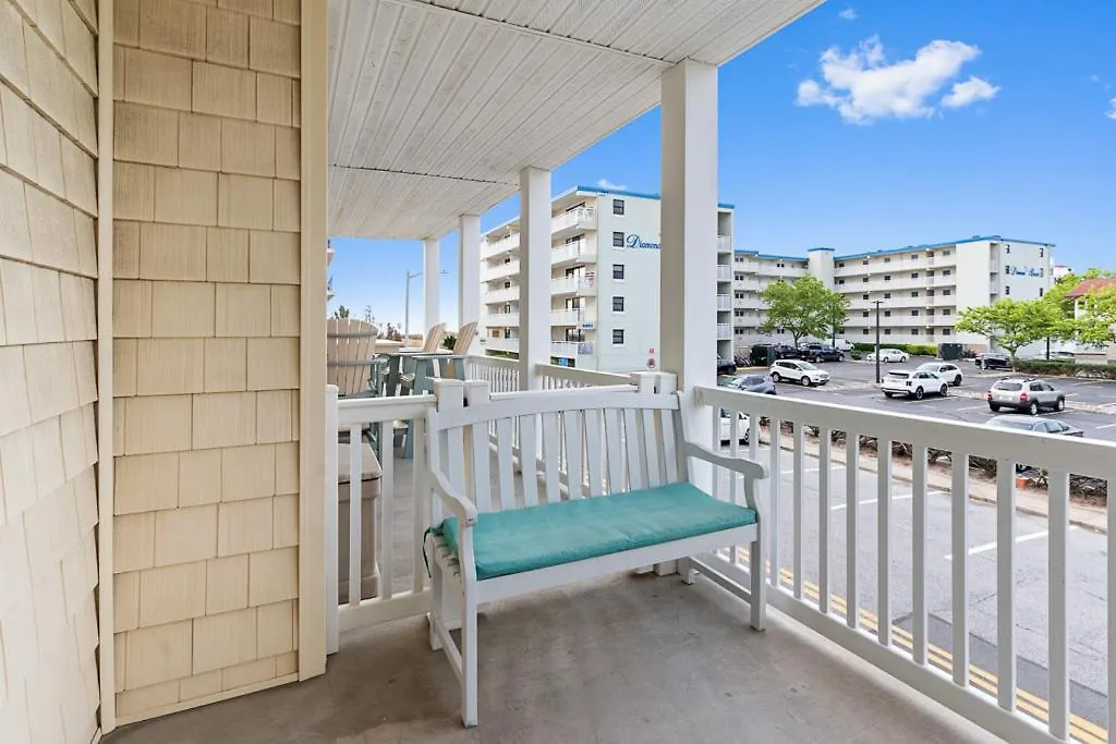 Spacious 3-bedroom Ocean Block Townhome In Ocean Steps From The & Attractions Holiday home Ocean City