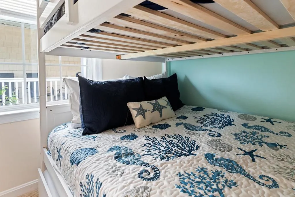 Spacious 3-bedroom Ocean Block Townhome In Ocean Steps From The & Attractions *
