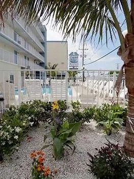 Coastal Palms And Motel 2*
