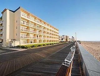 Howard Johnson Plaza By Wyndham Ocean Oceanfront 3* אושן סיטי