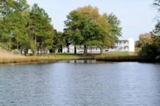 Long Acres & Cottages 2*