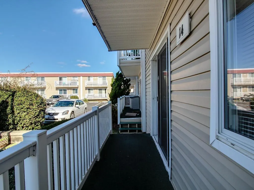 Apartment Bridgepoint I --- 8904 Rusty Anchor, Unit 25 *