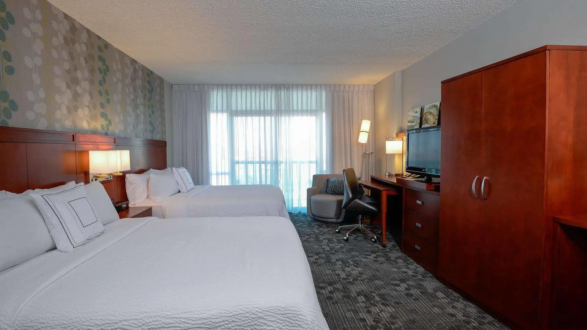 Courtyard By Marriott Ocean Oceanfront