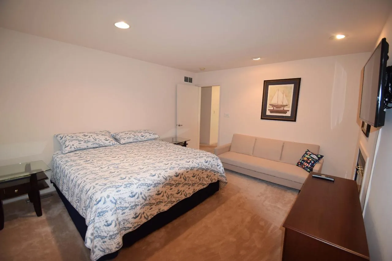 Tunnel Avenue Holiday home *