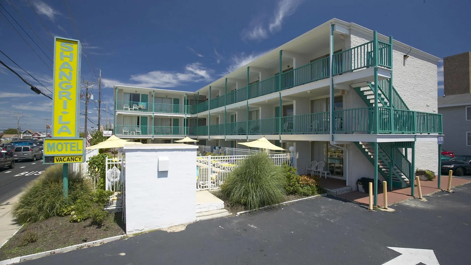 Shangri-la Motel