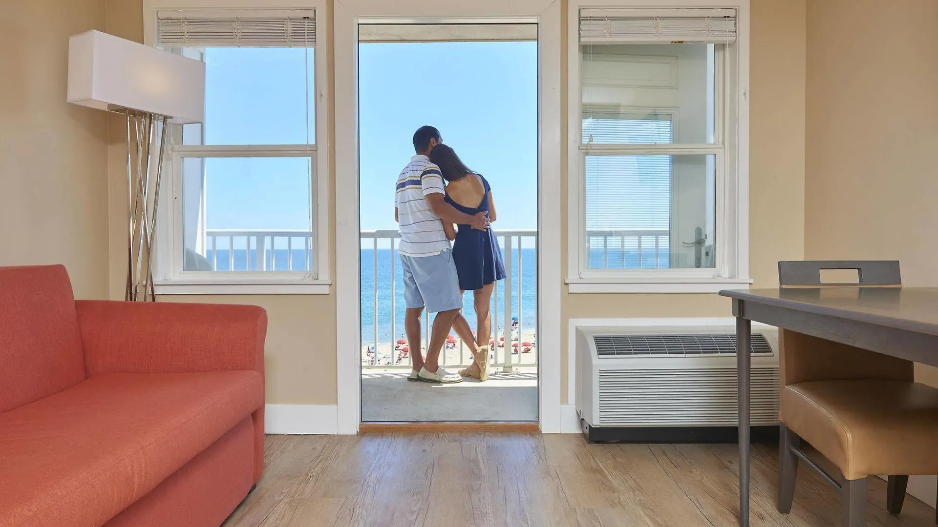 Commander & Hotel Ocean City