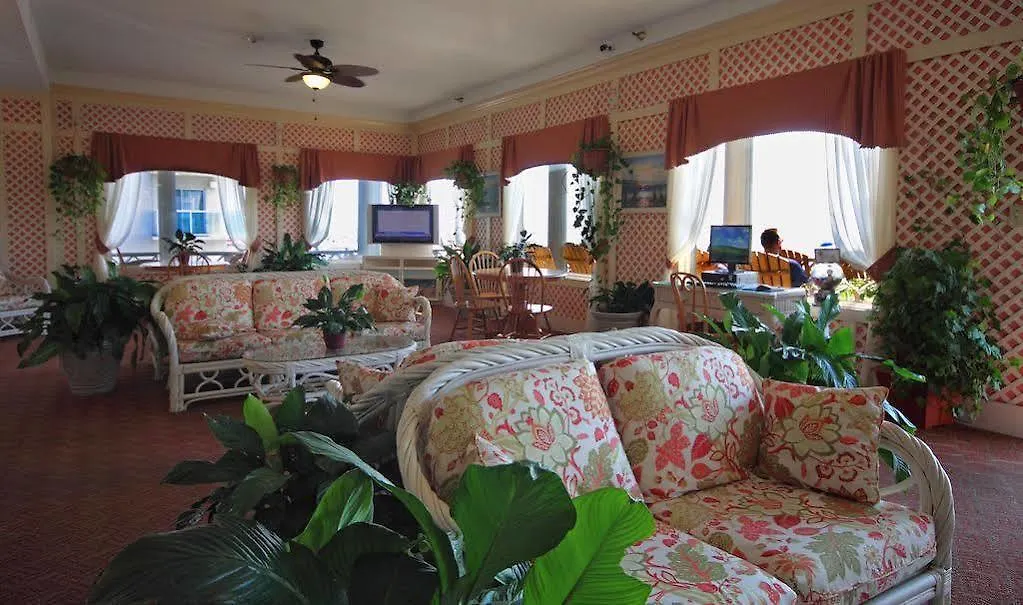 Hotel Harrison Hall 2*