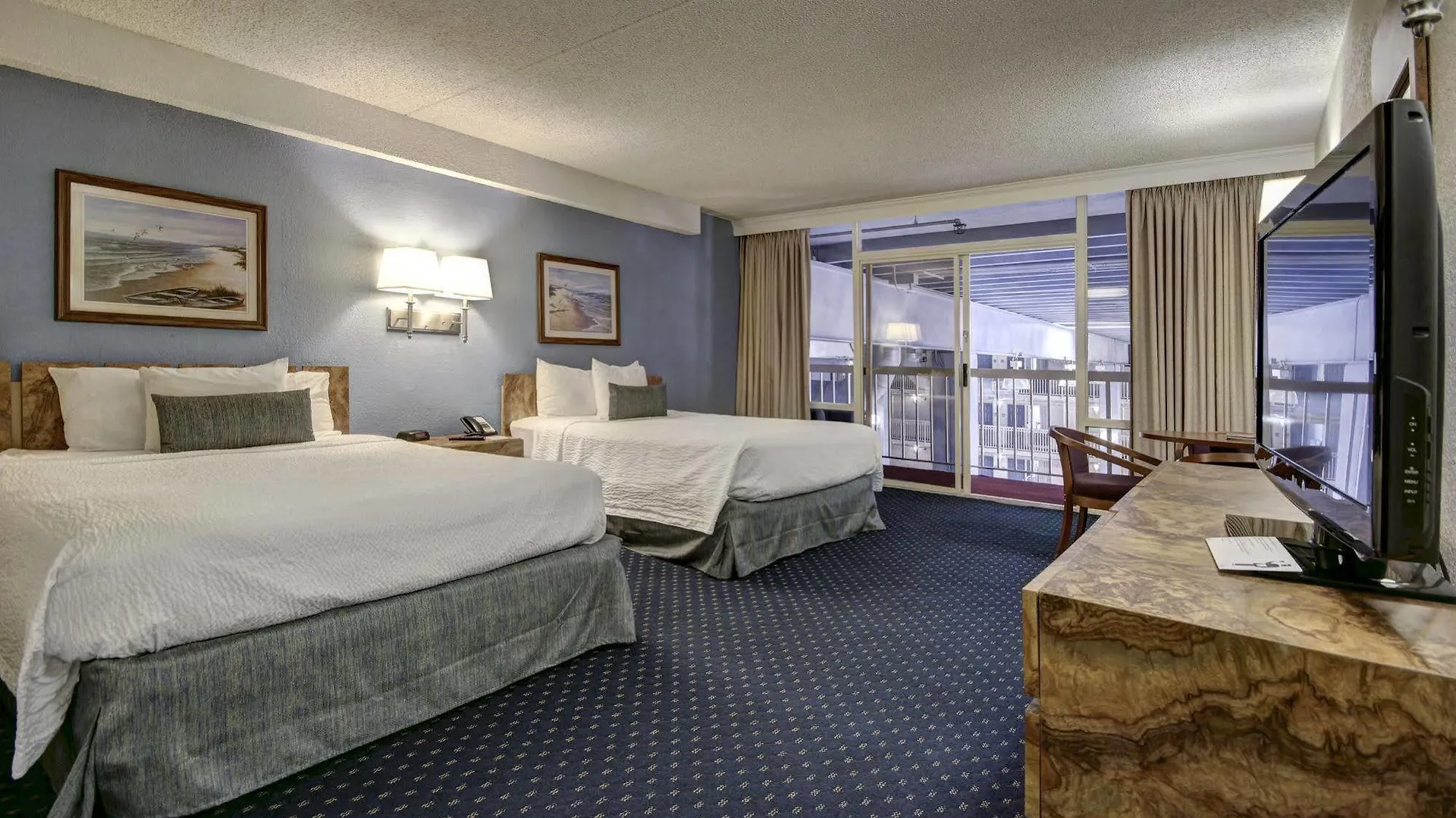 Carousel And Hotel 3*