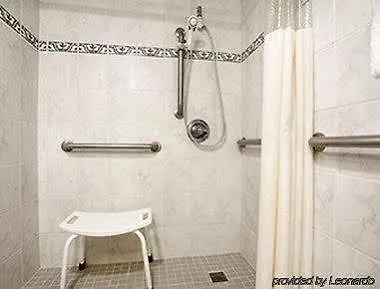 Howard Johnson Plaza By Wyndham Ocean Oceanfront 3*