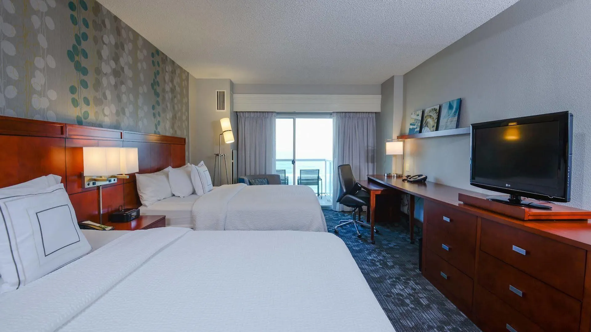 Hotel Courtyard By Marriott Ocean Oceanfront