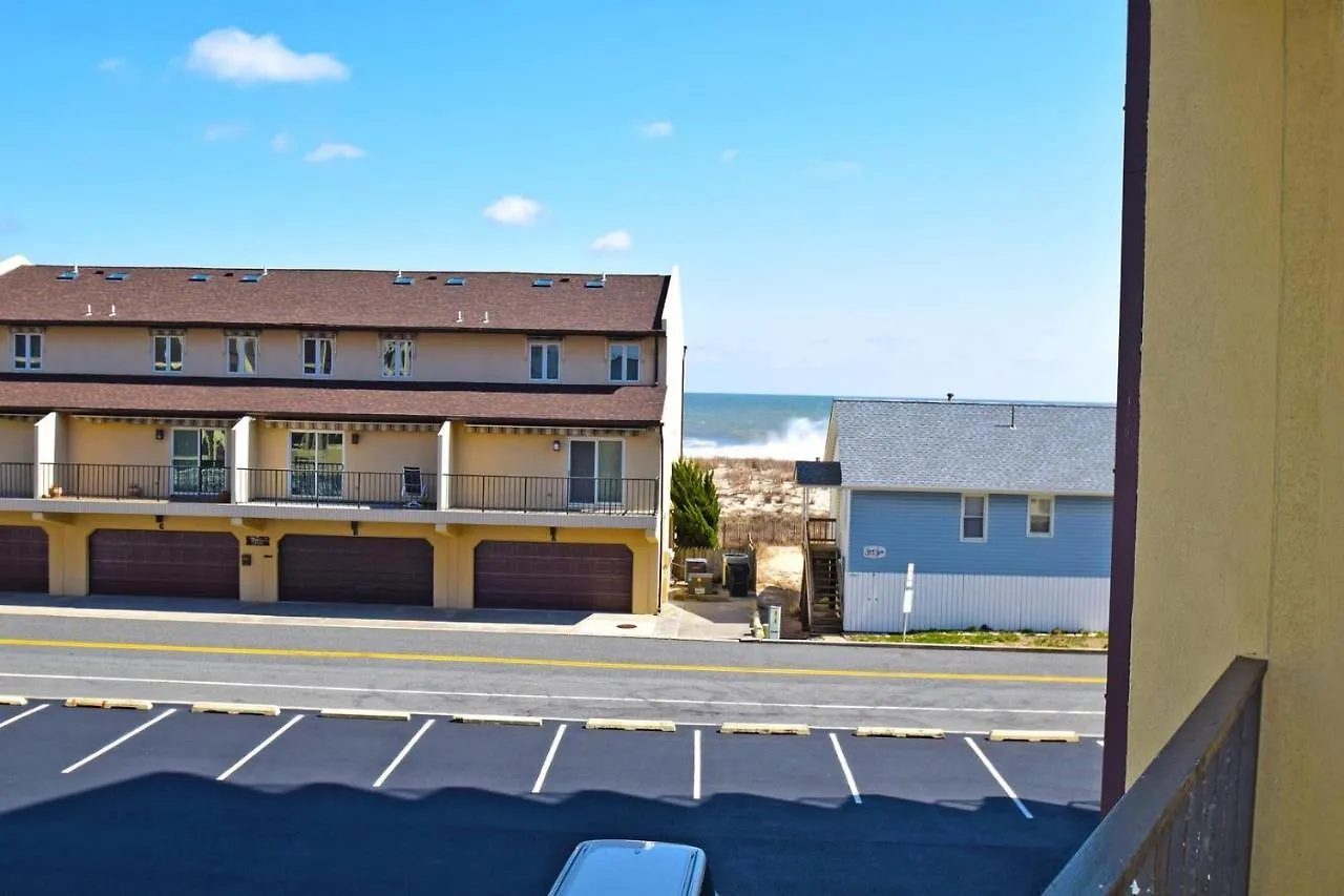 Seatime 303s Apartment *