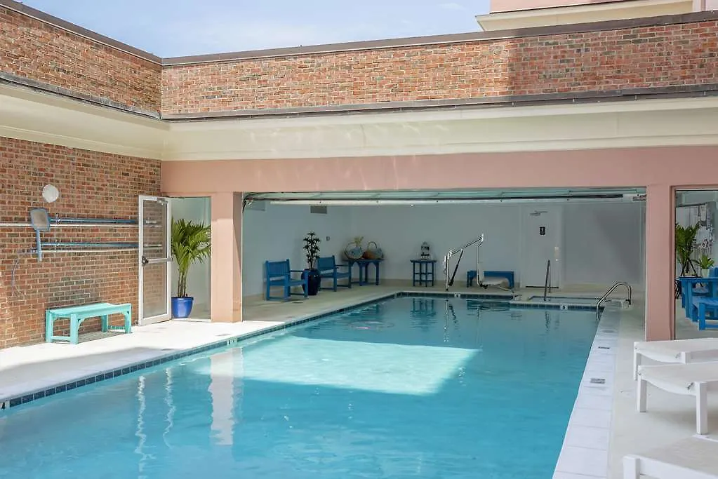 Hilton Garden Ocean Oceanfront מלון