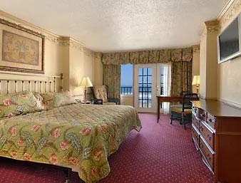 מלון Howard Johnson Plaza By Wyndham Ocean Oceanfront 3*