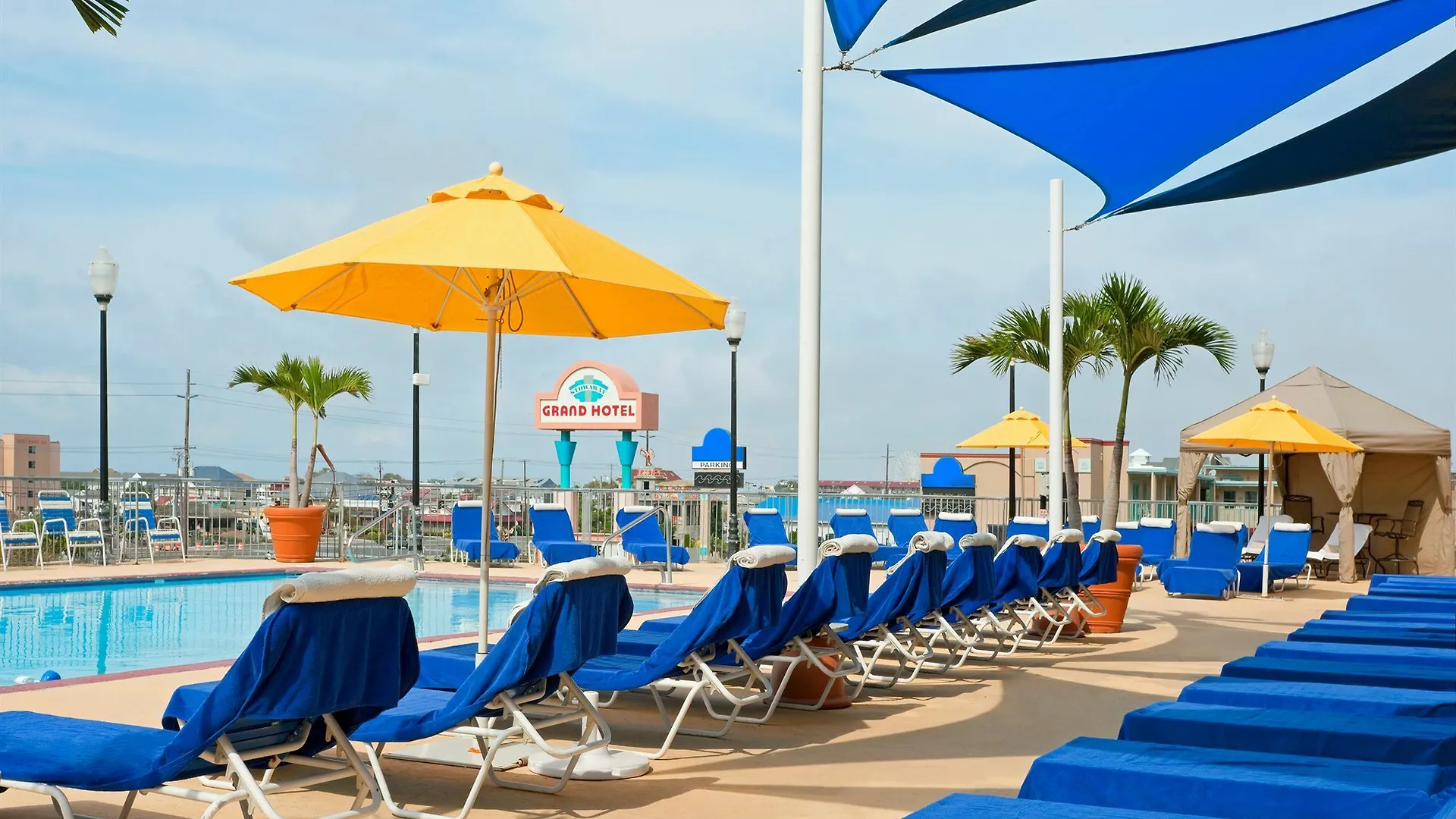 Grand Ocean Oceanfront 3*