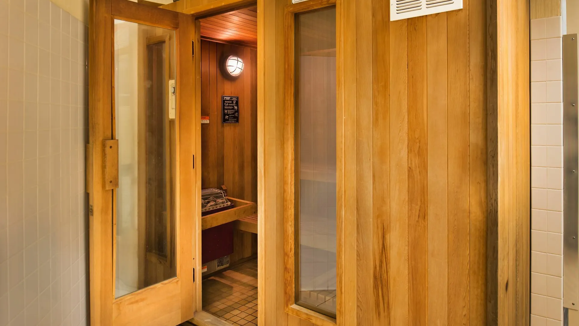 Grand Ocean Oceanfront 3*