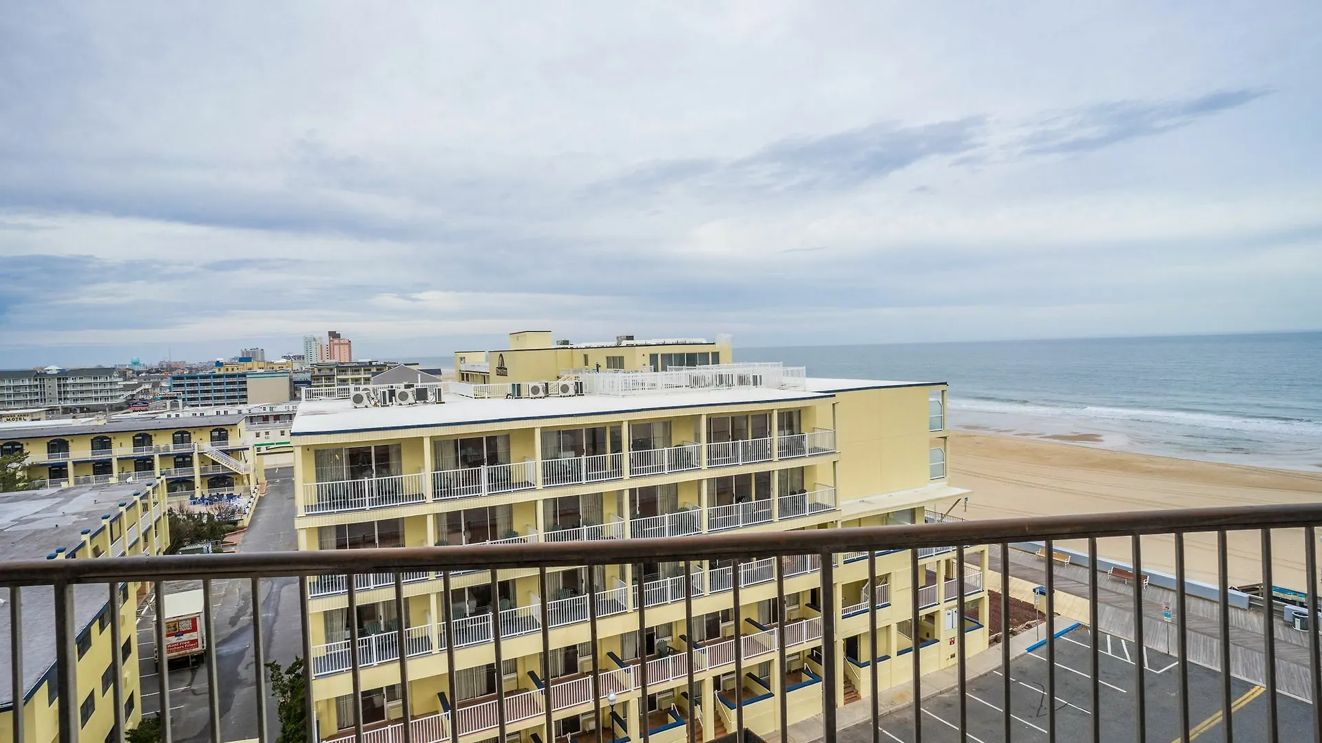 Grand Ocean Oceanfront Hotel 3*