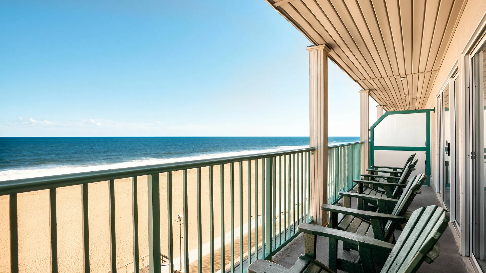 Days By Wyndham Ocean Oceanfront Hotel
