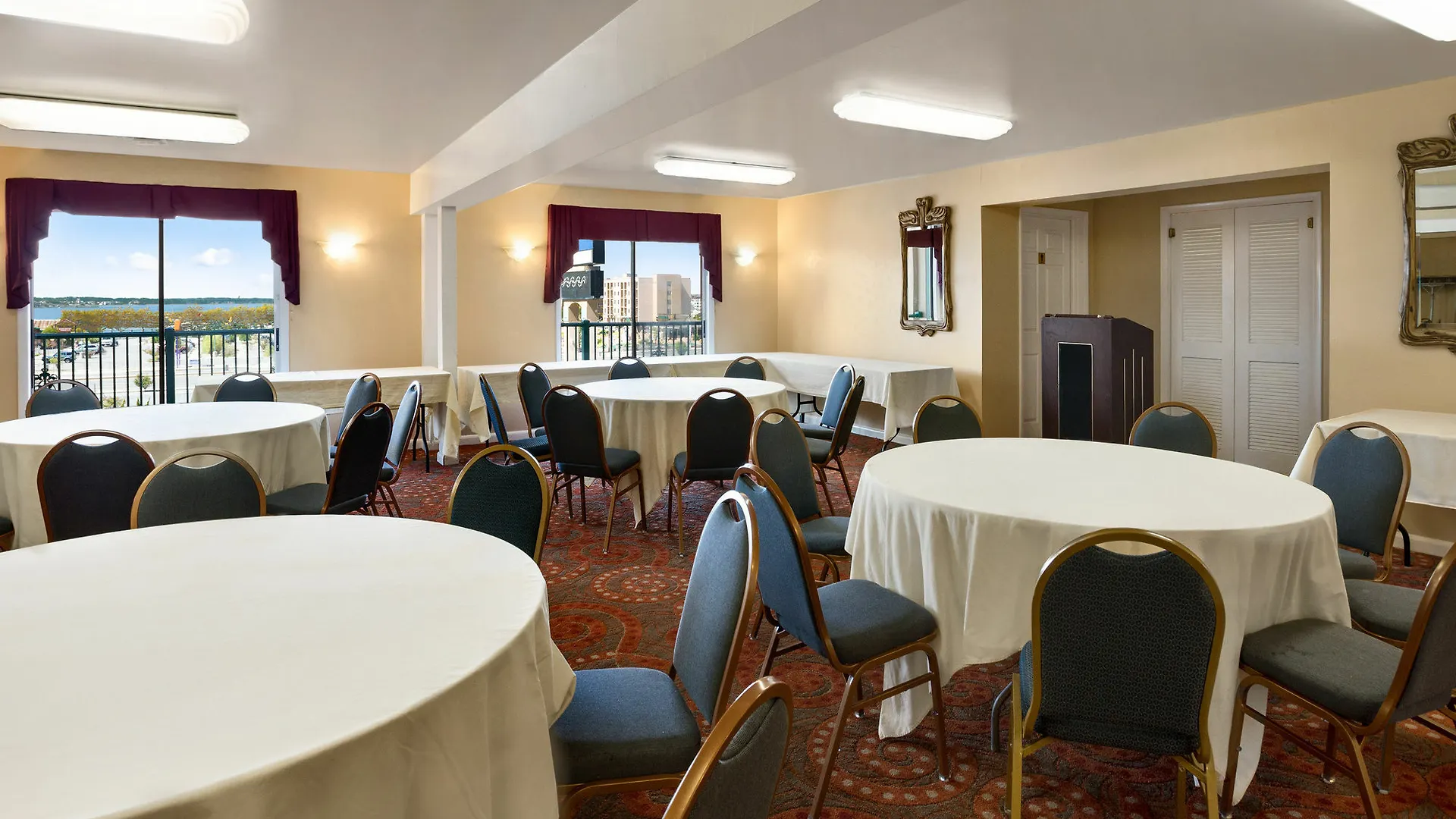 Days By Wyndham Ocean Oceanfront Hotel 3*