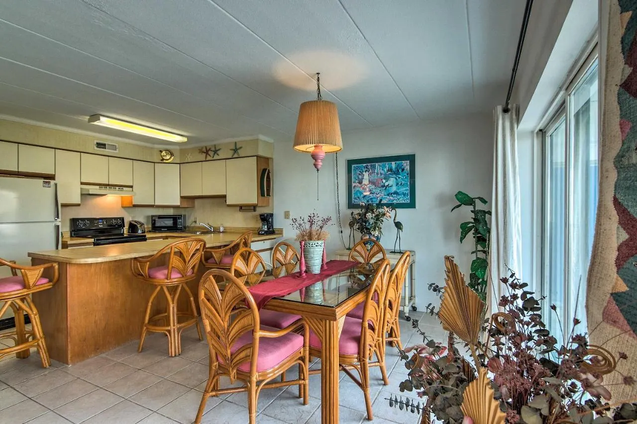 Apartment Ocean With Balcony - Walk To Beach!