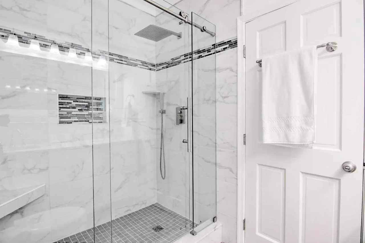Ocean With Bay View And Walkable Location!