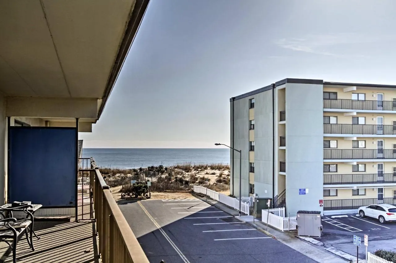 Apartment Ocean With Balcony - Walk To Beach!