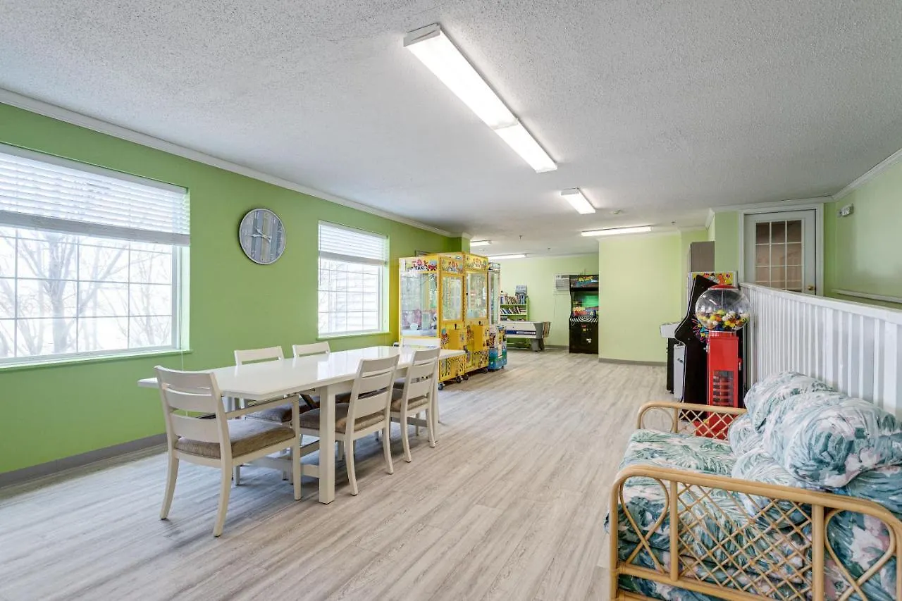 Marylander Condominiums, 90 Steps From The Aparthotel