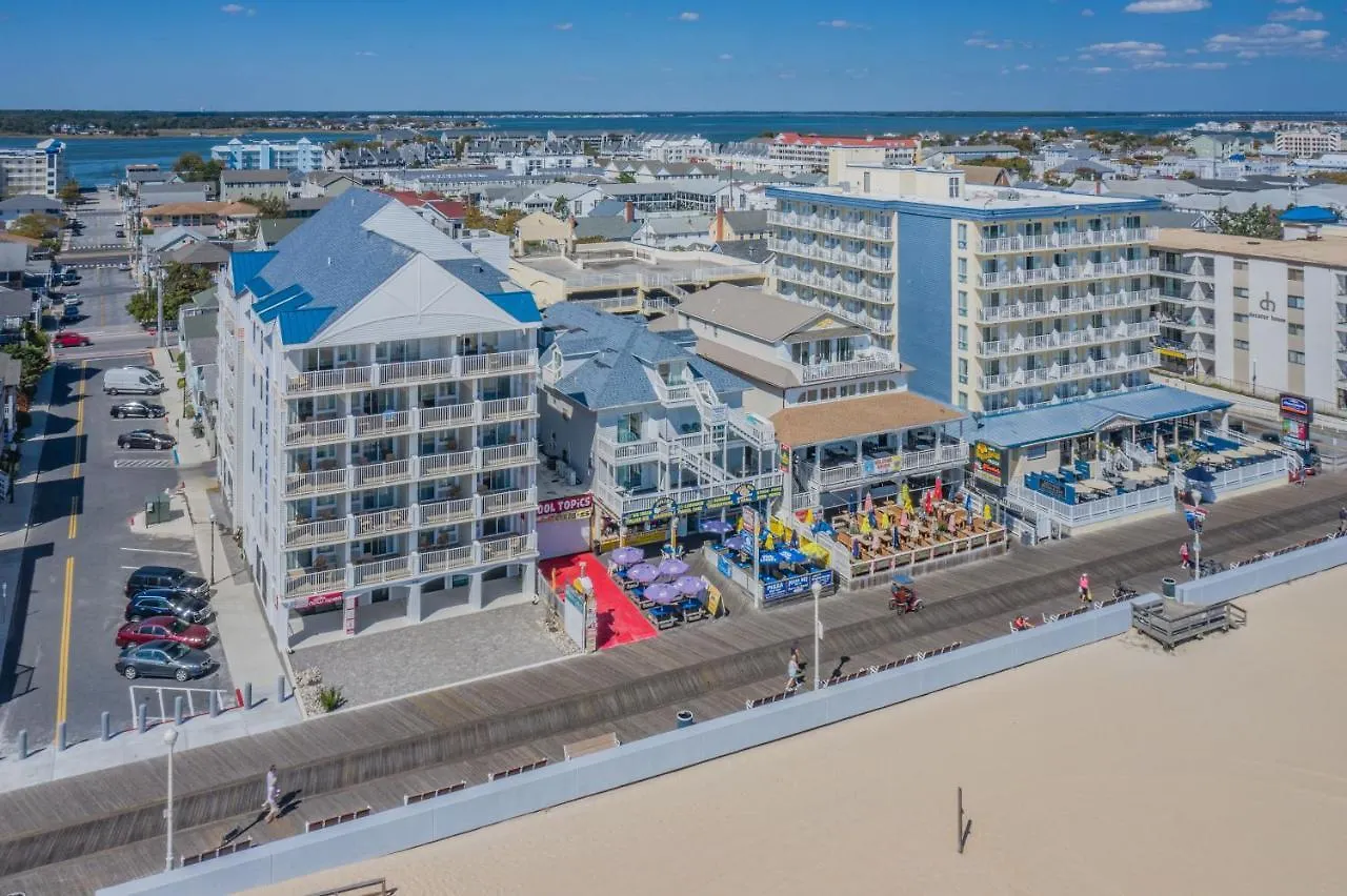 Boardwalk Terrace Apartment *