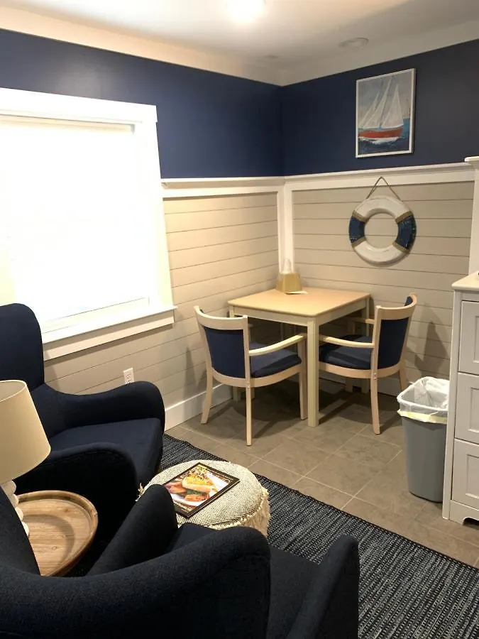 Crystal Sands Motel