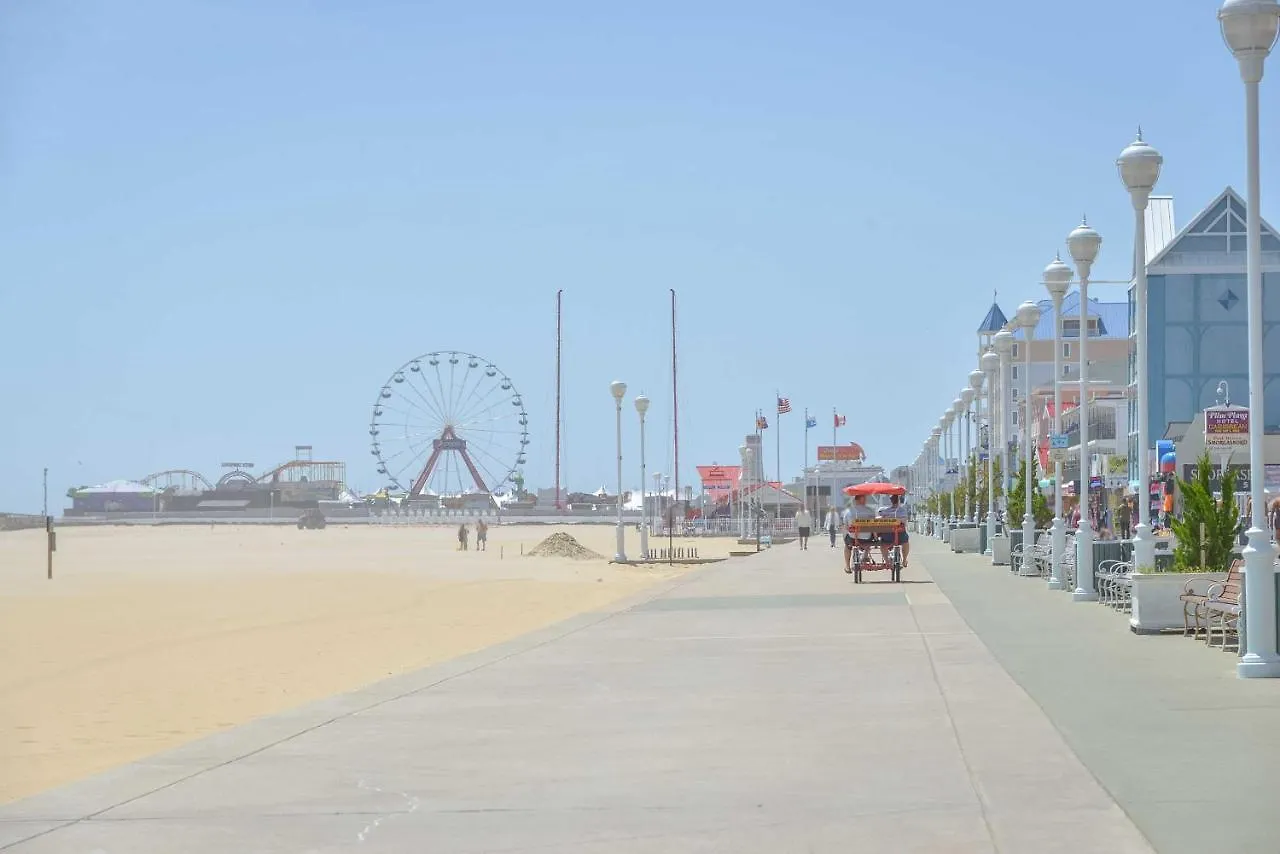 Ocean Spacious Balcony, Walk To Beach! Apartamento